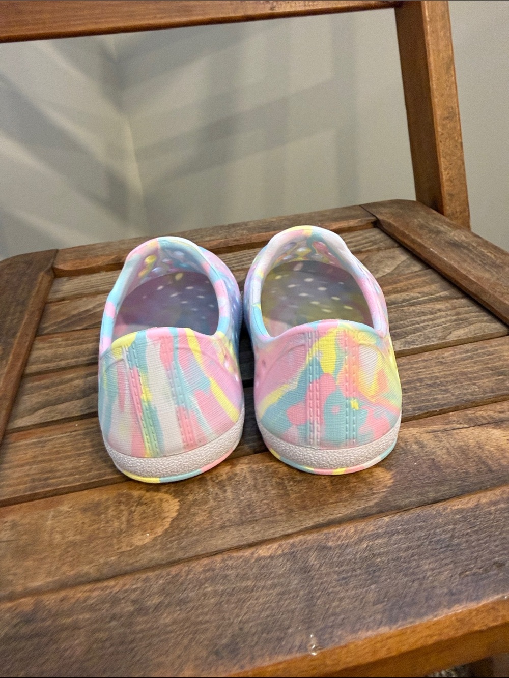 Cat & Jack Pastel Tie-Dye Slip-On Water Shoes - Pink, Blue, Yellow Size 5 New - Picture 5 of 7